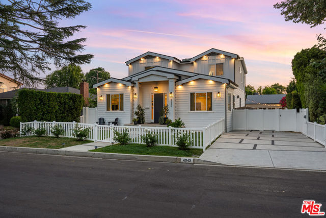 4943 Stern Avenue, Sherman Oaks CA: https://media.crmls.org/mediaz/6d5500b2-4ed7-49e0-a3b5-955c5e37205a.jpg