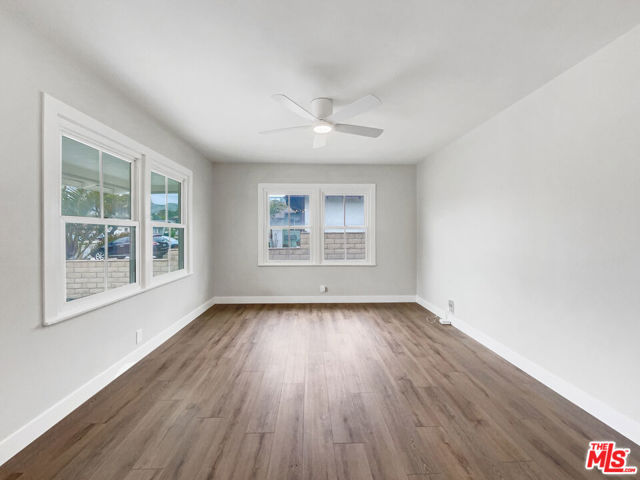 264 S Joanne Avenue, Ventura CA: https://media.crmls.org/mediaz/6d551217-fbb1-44a7-a67c-8ff3cc83ecc9.jpg
