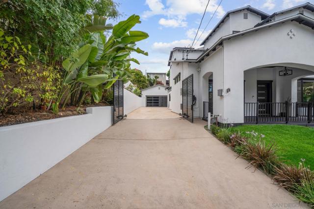 3160 Goldfinch St, San Diego CA: https://media.crmls.org/mediaz/6d560a8d-86d6-44e0-8667-c505aa278893.jpg