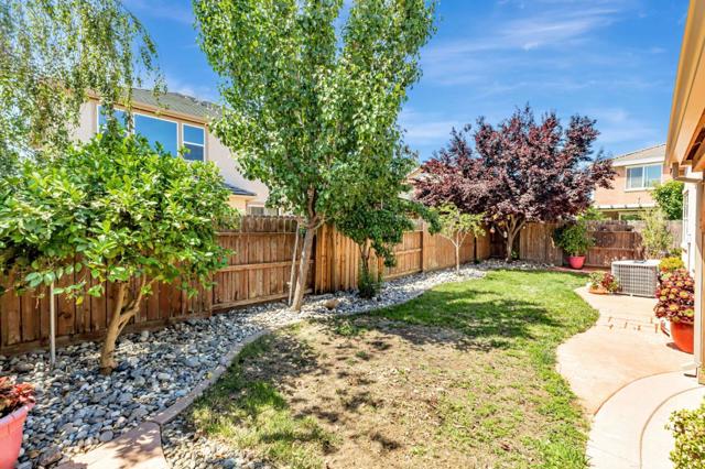 3760 Mirtoon Sea Avenue, Sacramento CA: https://media.crmls.org/mediaz/6d568063-2230-4de9-977b-6ed583394402.jpg
