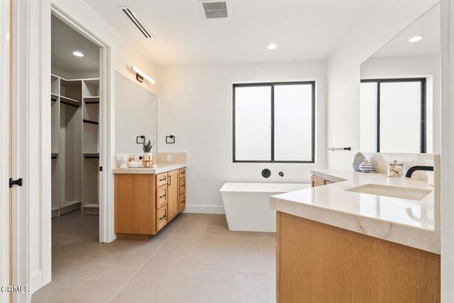 Detail Gallery Image 11 of 33 For 890 via Ondulando, Ventura,  CA 93003 - 4 Beds | 3/1 Baths