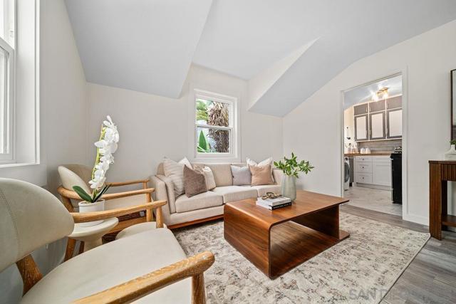 453 Westbourne St, La Jolla CA: https://media.crmls.org/mediaz/6d5788f1-539d-4dfb-8de8-e3dd6fe07ca5.jpg