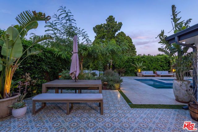 7442 Capps Avenue, Los Angeles CA: https://media.crmls.org/mediaz/6d579dc7-4da5-460c-a14d-a1ea431fd275.jpg