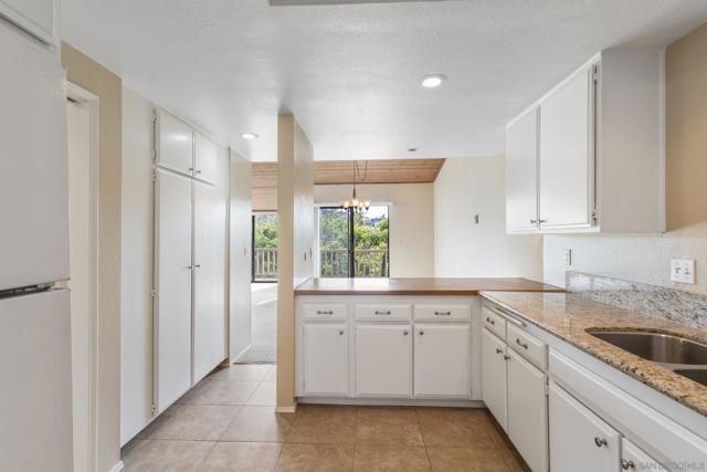 573 S Sierra, Solana Beach CA: https://media.crmls.org/mediaz/6d5886a6-46f7-4564-83bf-ed021a7709cb.jpg