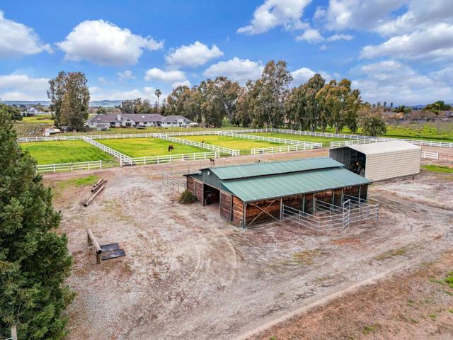 560 Tevis Trail, Hollister CA: https://media.crmls.org/mediaz/6d589eed-d55d-452e-b2c6-6a844039771e.jpg