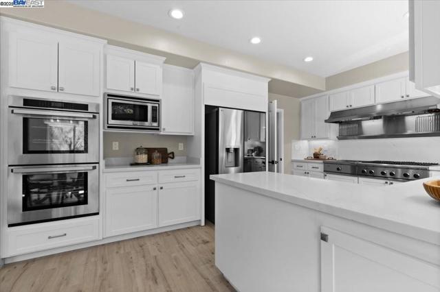 318 Montoya Way, Danville CA: https://media.crmls.org/mediaz/6d58d9e6-b42a-496e-82da-3bdeff159e14.jpg