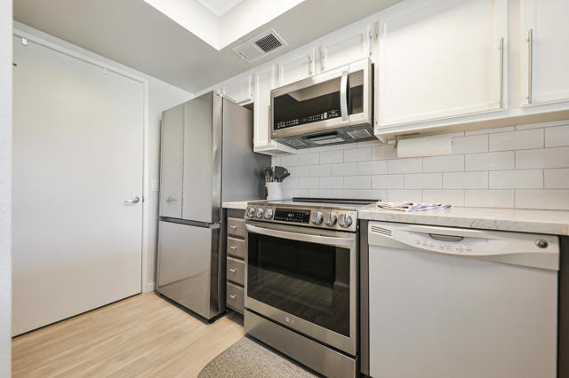 Image 12 of 33 For 78347 Terra Cotta Court