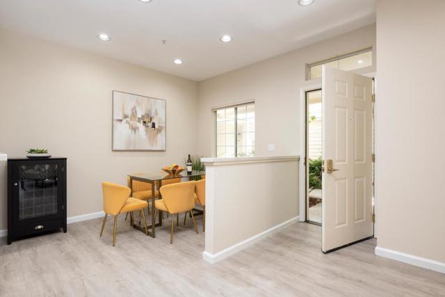 2006 Hastings Shore Lane, Redwood City CA: https://media.crmls.org/mediaz/6d5981ae-365e-4cb9-b9f4-863de8e9e0dd.jpg