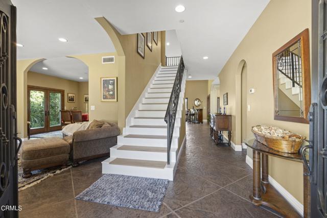 Detail Gallery Image 4 of 74 For 1006 Mesa Dr, Camarillo,  CA 93010 - 5 Beds | 4/1 Baths
