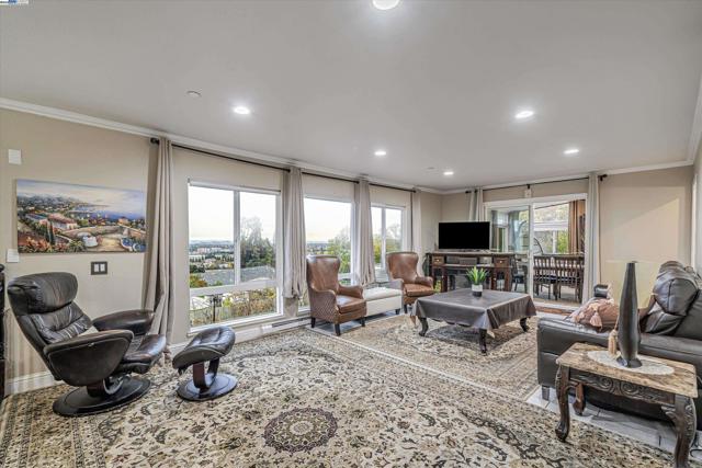 Image 50 of 55 For 370 Appian Way