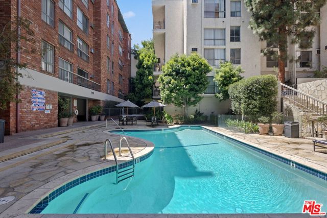1440 Veteran Avenue, Los Angeles CA: https://media.crmls.org/mediaz/6d5b8378-9e1e-43a5-86dd-06e48517c3a8.jpg