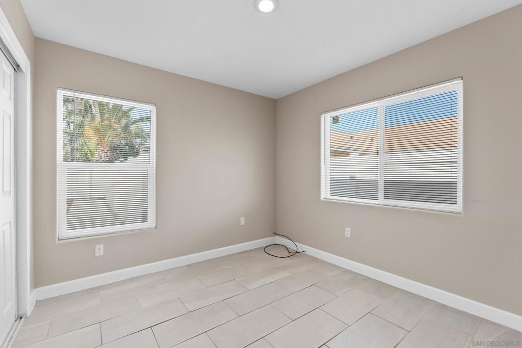 MLS #250024356SD img 17