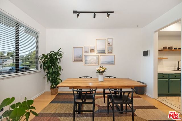 306 BORA BORA Way, Marina del Rey CA: https://media.crmls.org/mediaz/6d5c6473-3fca-4fef-b756-216fc8b0b473.jpg