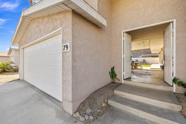 47800 Madison Street, Indio CA: https://media.crmls.org/mediaz/6d5c9992-256a-4242-a399-e3dc15a99929.jpg