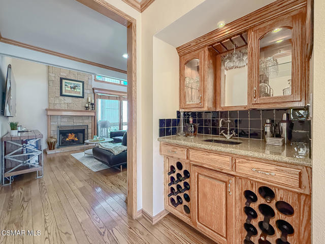 16030 Moorpark Street, Encino CA: https://media.crmls.org/mediaz/6d5ca414-b9fc-4b5e-8199-8f11b89857ad.jpg