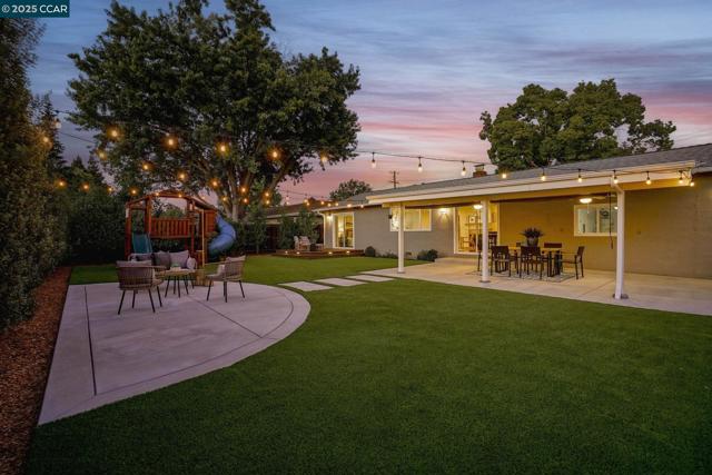 3937 Majestic Dr, Concord CA: https://media.crmls.org/mediaz/6d5cb236-5ad7-4feb-b3b5-d29d40f42208.jpg