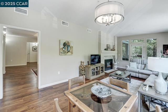 5910 Horsemans Canyon Dr, Walnut Creek CA: https://media.crmls.org/mediaz/6d5cbc7b-4061-4830-907b-171a3c866bf6.jpg