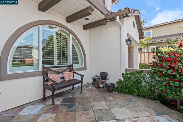 1656 Colchester St, Danville CA: https://media.crmls.org/mediaz/6d5cd542-06e8-41a8-baca-6e6ca061b2a3.jpg