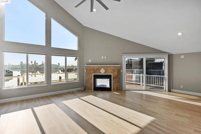 4730 Spinnaker Way, Discovery Bay CA: https://media.crmls.org/mediaz/6d5cf3ae-3372-4233-b579-e05fe1f69a2c.jpg