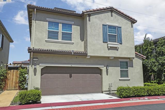 1205 S Ross Ct, Mountain House CA: https://media.crmls.org/mediaz/6d5d724c-d0b9-4c07-9f88-72fc2a2d664b.jpg