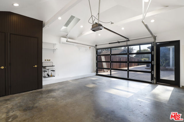 248 N Canyon Boulevard, Monrovia CA: https://media.crmls.org/mediaz/6d5dce5c-a50a-409a-bce0-29559e6f9e25.jpg