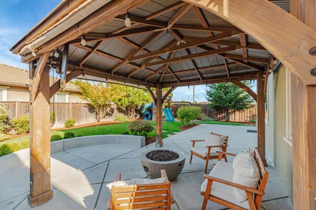 9565 Grande Drive, Gilroy CA: https://media.crmls.org/mediaz/6d5e94c1-ff01-4607-86b1-62884585e18a.jpg