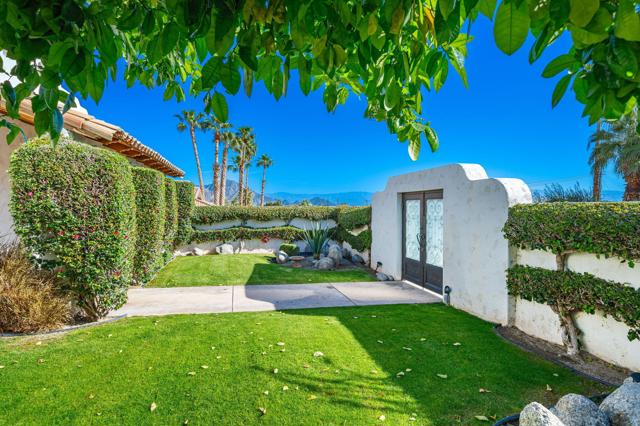 52685 Avenida Ramirez, La Quinta CA: https://media.crmls.org/mediaz/6d5f1b1b-df7e-4572-bcec-3db5eac9d828.jpg