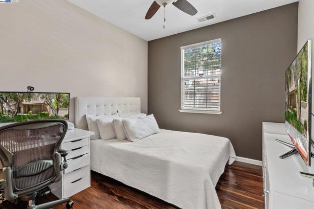 161 W Luna Loca Ln, Mountain House CA: https://media.crmls.org/mediaz/6d6083c8-9575-43ea-ba73-4ef3aa6e3223.jpg