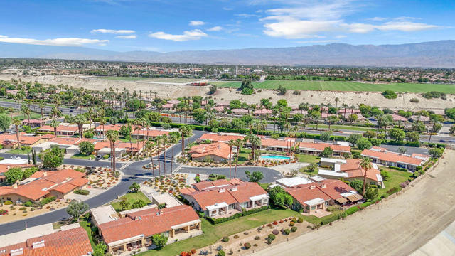 78565 Vista Del Fuente, Indian Wells CA: https://media.crmls.org/mediaz/6d60e357-0177-4e17-b4da-133436ac0d13.jpg