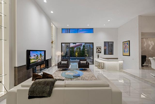 49 Mission Palms E Drive, Rancho Mirage CA: https://media.crmls.org/mediaz/6d614aa5-e240-4a72-8ec2-7baa64524525.jpg