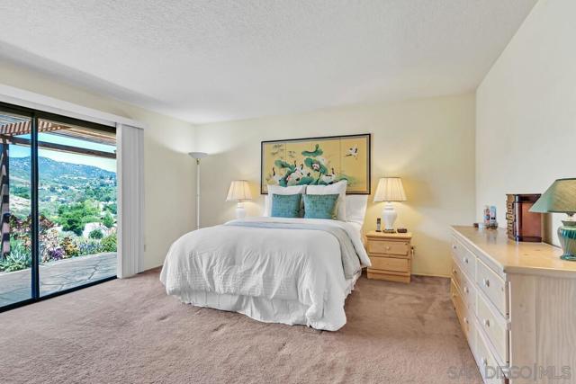 3176 Via Viejas, Alpine CA: https://media.crmls.org/mediaz/6d6214ce-f37d-475a-b7a3-5460b2555ecf.jpg