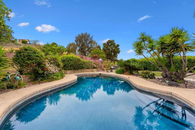 3812 Wild Oats Ln, Bonita CA: https://media.crmls.org/mediaz/6d635618-f2e6-4c15-8bd7-b056fdac1857.jpg