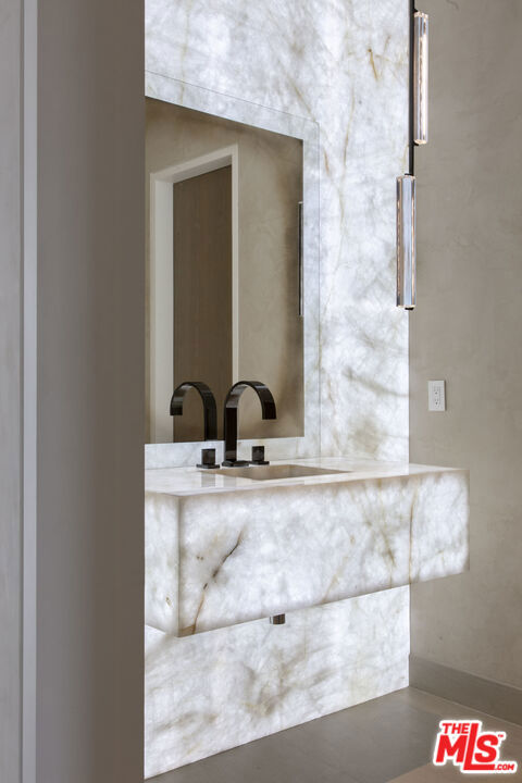 1437 S Jameson Lane, Montecito CA: https://media.crmls.org/mediaz/6d637073-05d3-4ac7-ba3f-162bba02ac59.jpg