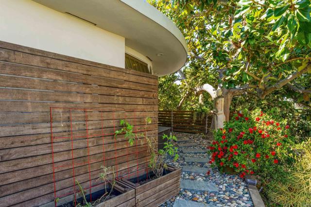 Image 26 of 75 For 2532 La Costa Ave