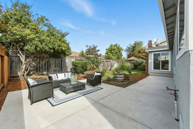387 Menhaden Court, Foster City CA: https://media.crmls.org/mediaz/6d63f668-ca5e-4202-a0cb-53b60d0b4b60.jpg
