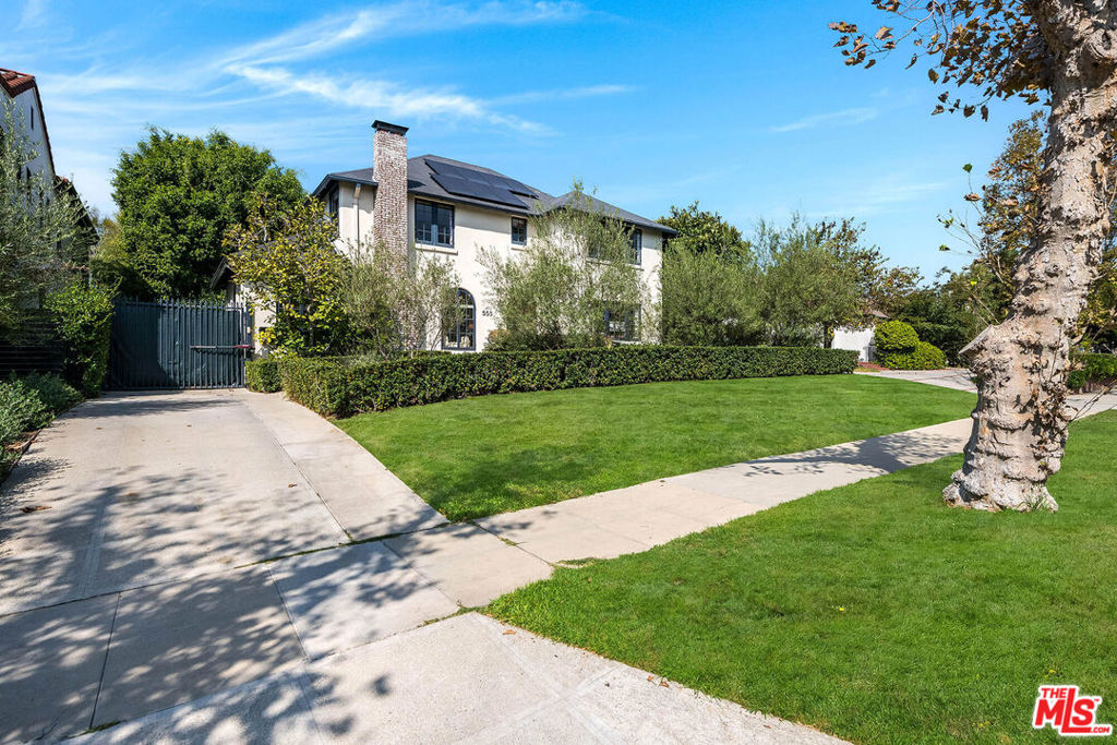 555 Wilcox Avenue — architectural residence