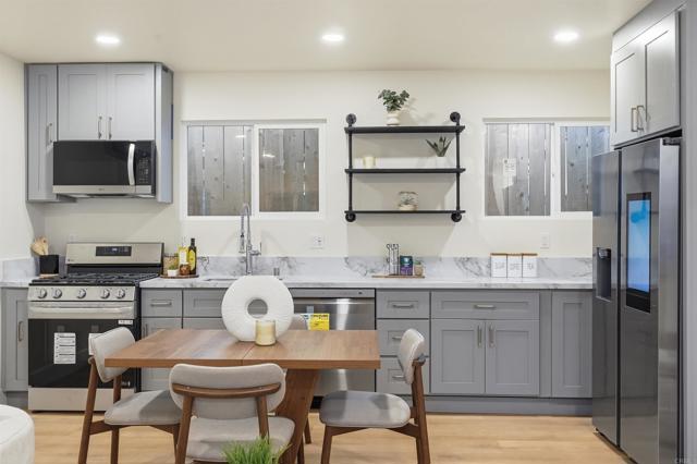 Detail Gallery Image 32 of 69 For 462 464 Emerson St, Chula Vista,  CA 91911 - 7 Beds | 5 Baths