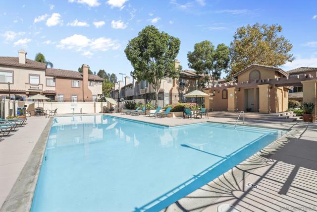 11378 Via Rancho San Diego, El Cajon CA: https://media.crmls.org/mediaz/6d64951c-44f9-4af1-85e3-98bca2b222cc.jpg