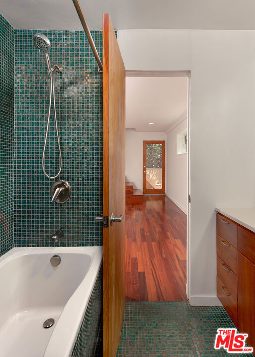 2108 Tavern Trail, Los Angeles CA: https://media.crmls.org/mediaz/6d64ca91-286c-40be-ad6e-b06700b8436b.jpg