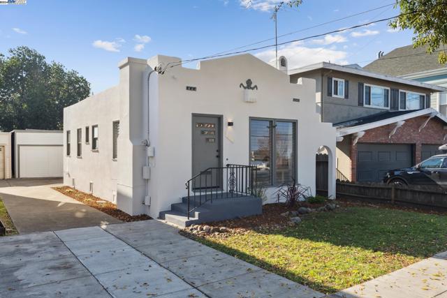 2064 Encinal Ave, Alameda, California 94501, 2 Bedrooms Bedrooms, ,1 BathroomBathrooms,Single Family Residence,For Sale,Encinal Ave,41080270