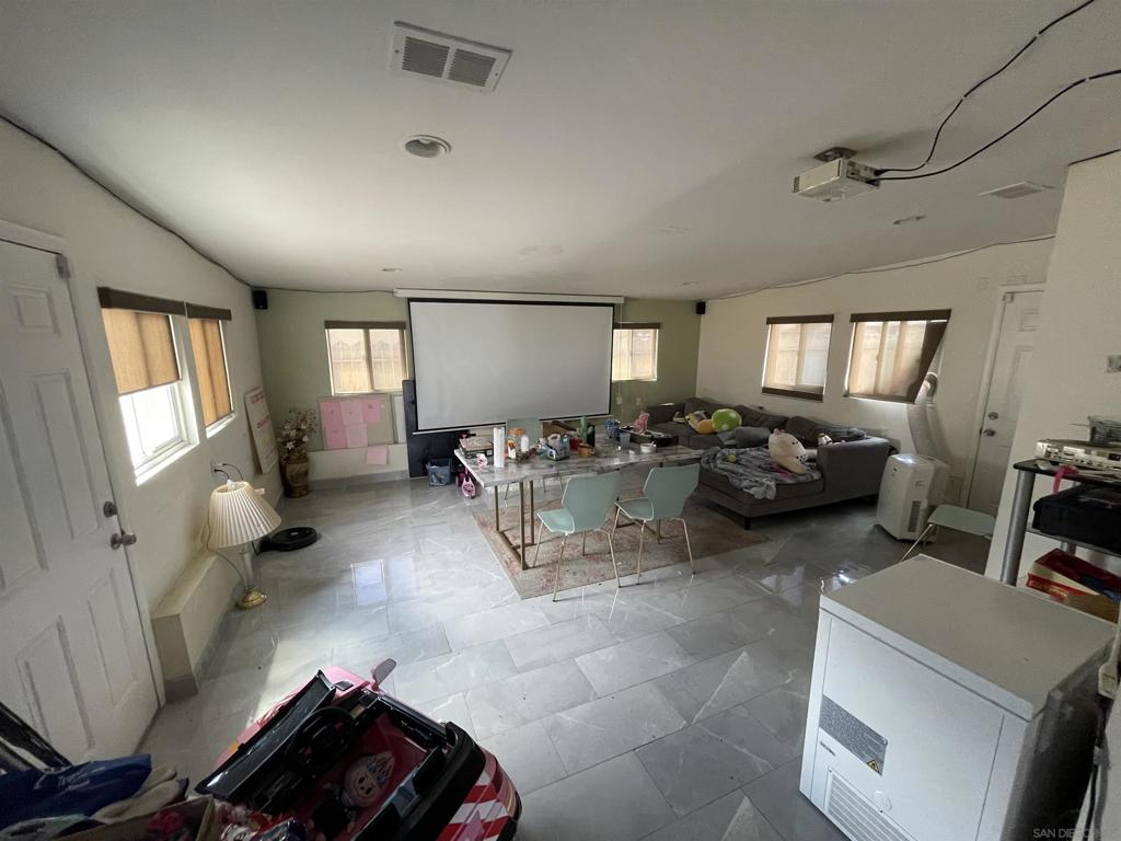 2039 Washington - photo 8