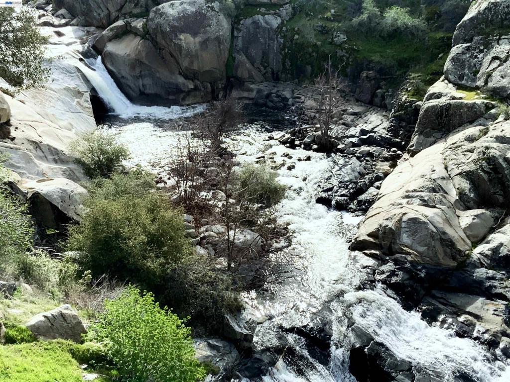 https://media.crmls.org/mediaz/6d65c648-4b20-4438-bbf0-1250eaf3933a.jpg?preset=X-Large