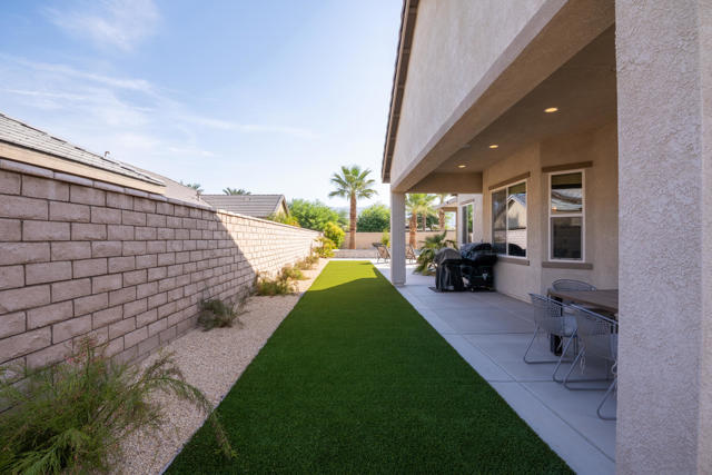 42897 Cusino Court, Indio CA: https://media.crmls.org/mediaz/6d65d09e-ae98-4c1d-8a02-e27aad6da4d1.jpg