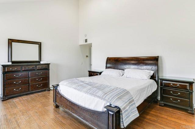 Detail Gallery Image 9 of 18 For 11020 Paseo Castanada, La Mesa,  CA 91941 - 3 Beds | 2/1 Baths