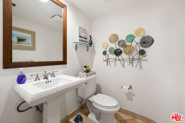 122 N Clark Drive, West Hollywood CA: https://media.crmls.org/mediaz/6d663484-38e8-4198-a071-538f11251879.jpg