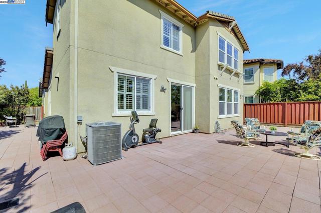 200 ARDEN CT, San Ramon CA: https://media.crmls.org/mediaz/6d664dfc-0aa0-4647-bfc2-24668326d67b.jpg