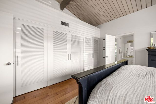 2318 Cheryl Place, Los Angeles CA: https://media.crmls.org/mediaz/6d66fcaa-d8df-4e43-98f2-42f08c5addff.jpg