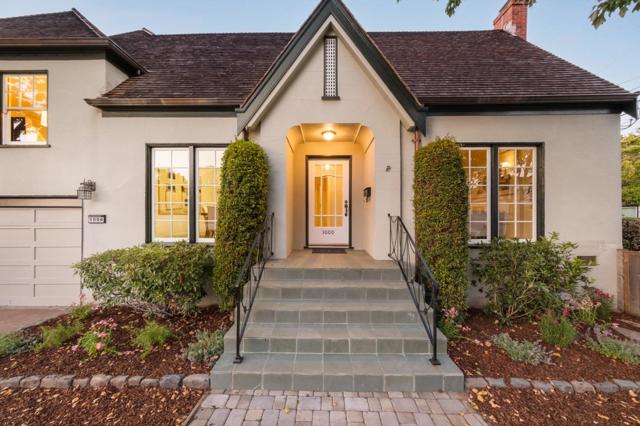 1000 Capuchino Avenue, Burlingame CA: https://media.crmls.org/mediaz/6d6773d9-27b5-4896-ad94-fc338118c9ac.jpg