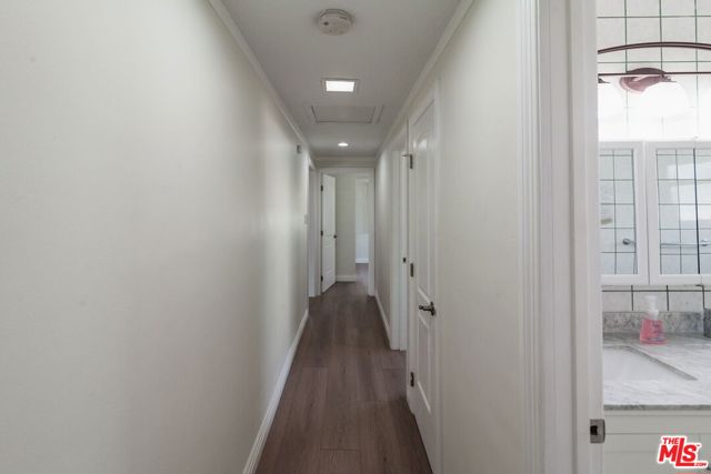 8646 Corbin Avenue, Northridge CA: https://media.crmls.org/mediaz/6d67e552-3cfc-40e2-aebe-70d6072a2b9d.jpg