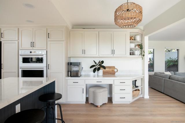 2524 Luciernaga St, Carlsbad CA: https://media.crmls.org/mediaz/6d6902dd-de95-4a15-960f-e71d61ef9e10.jpg